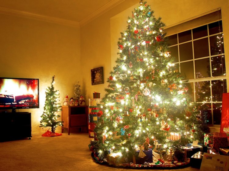 How To Decorate Your House At Christmas